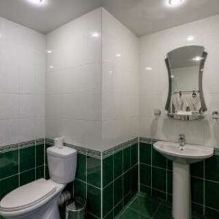 Гостиница Авиатор Казань Джуниор Сюит с двуспальной кроватью-6