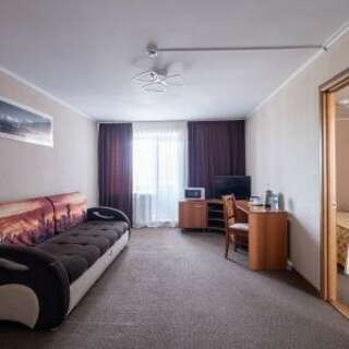 Гостиница Авиатор Казань Джуниор Сюит с двуспальной кроватью-2