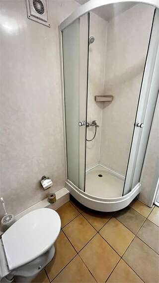 Гостиница Авиатор Казань "Вторая" категория трехместный с санузлом на 2 номера-6