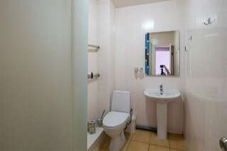 Гостиница Авиатор Казань "Вторая" категория трехместный с санузлом на 2 номера-3