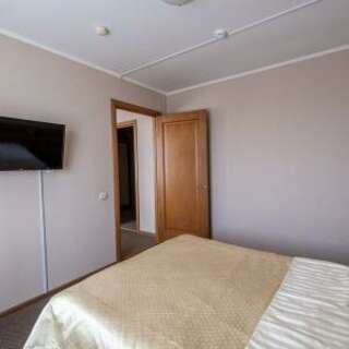 Гостиница Авиатор Казань Джуниор Сюит с двуспальной кроватью-2