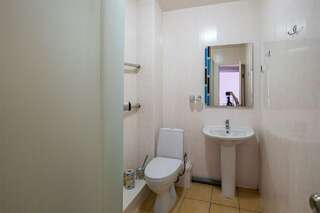 Гостиница Авиатор Казань "Вторая" категория двухместный с санузлом на 2 номера-3